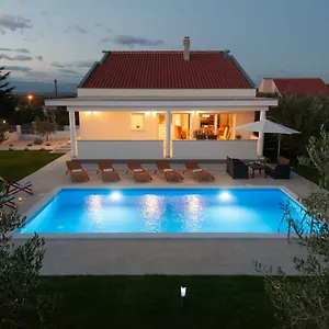 Karla - Zadar Debeljak
